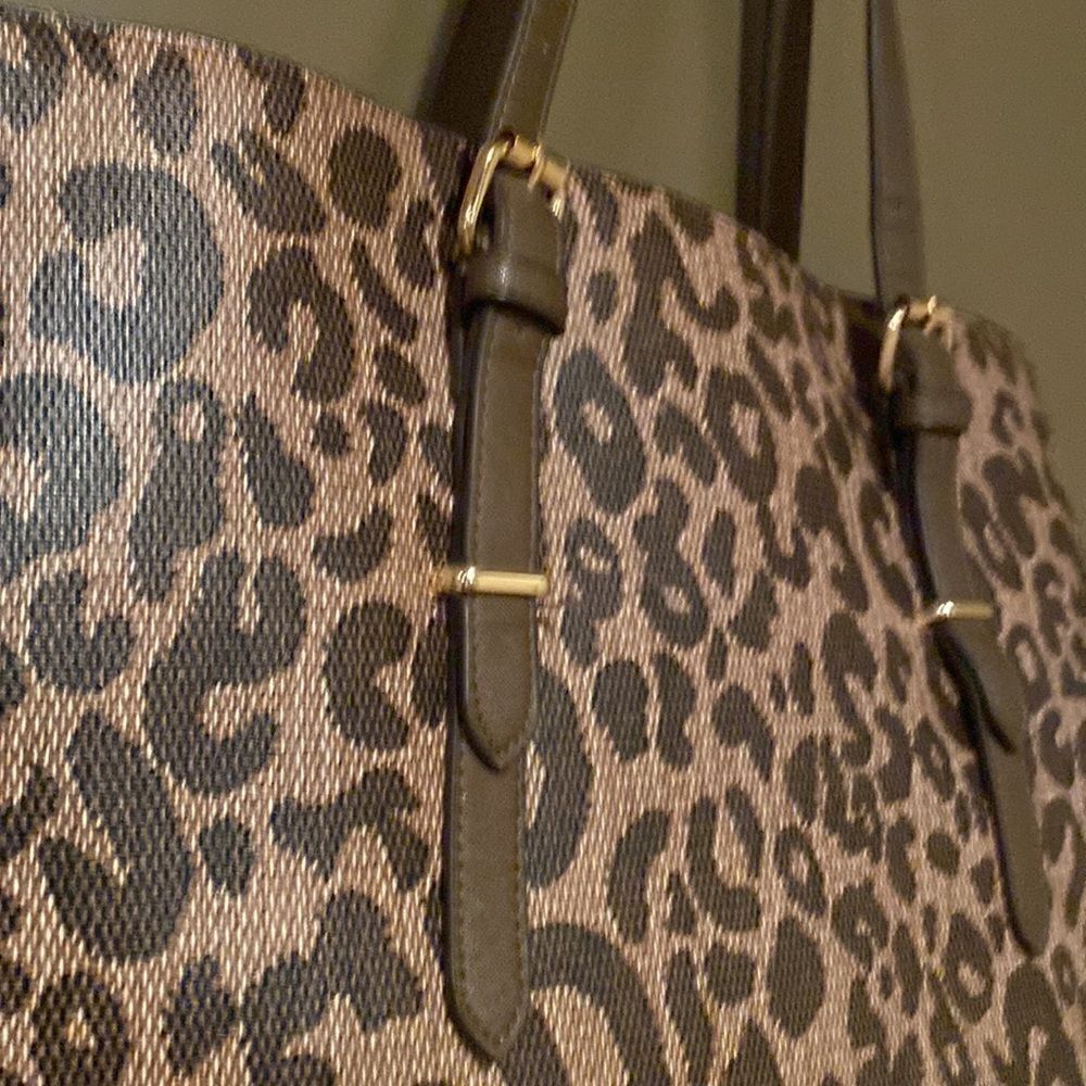 Leopard Print Shoulder Bag. - Picture 3 of 14